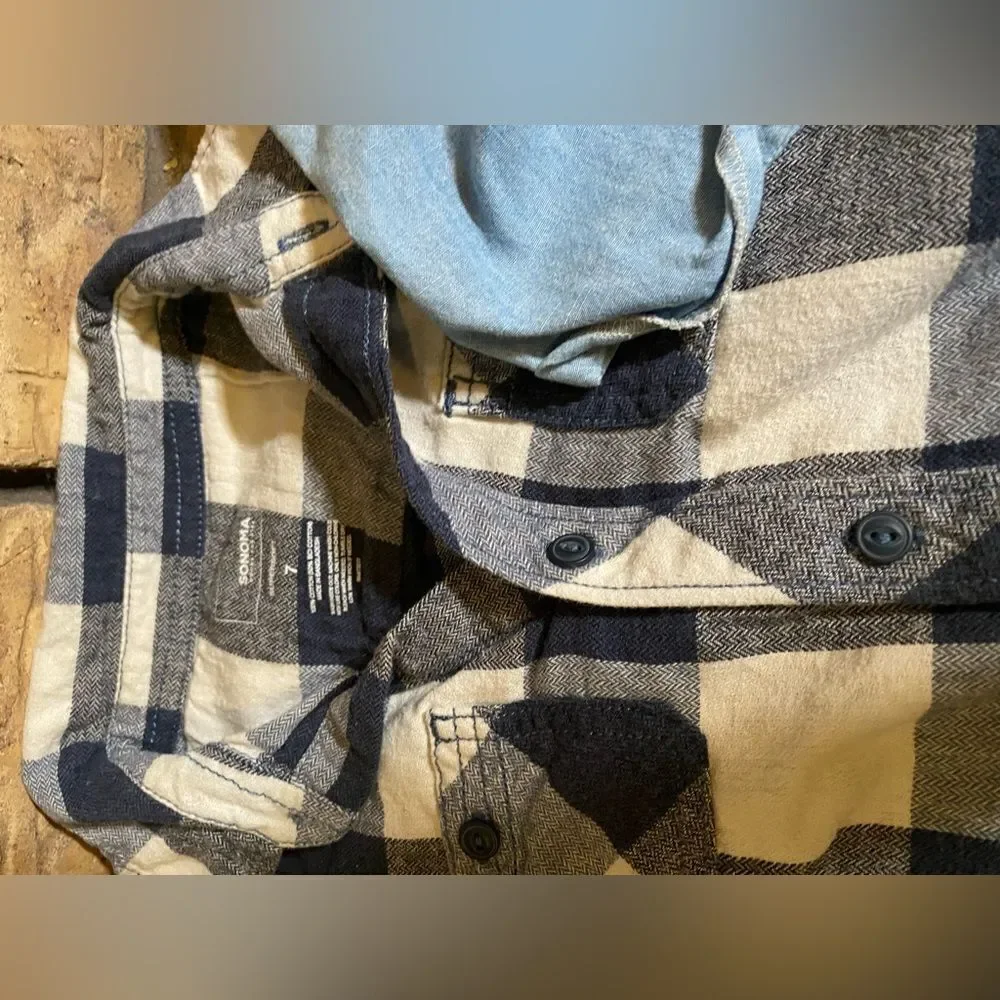 ‎4-boys size 7 button downs